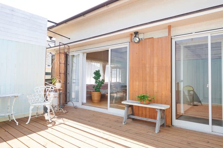 2F:BALCONY