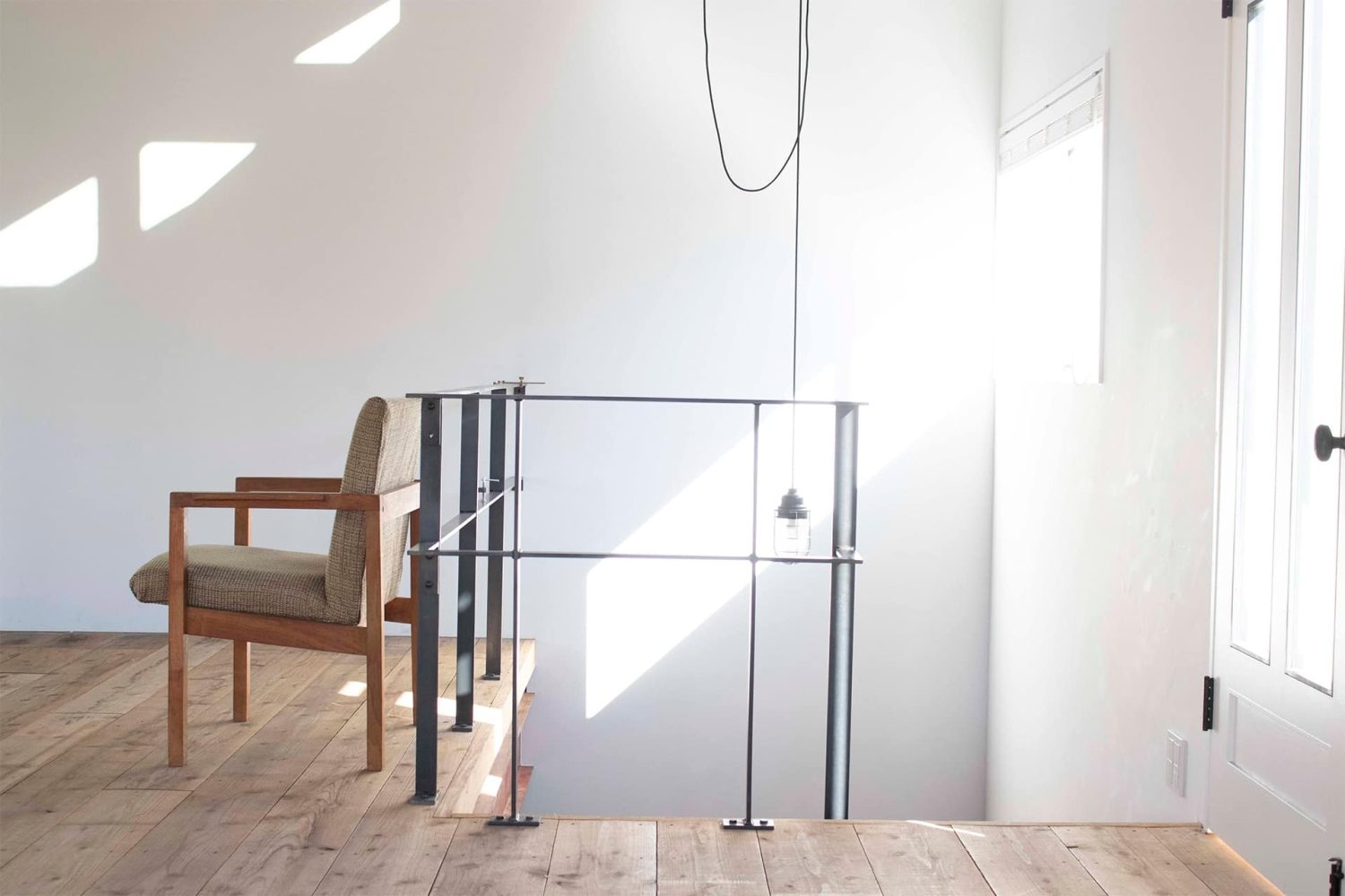 2F 階段吹き抜け