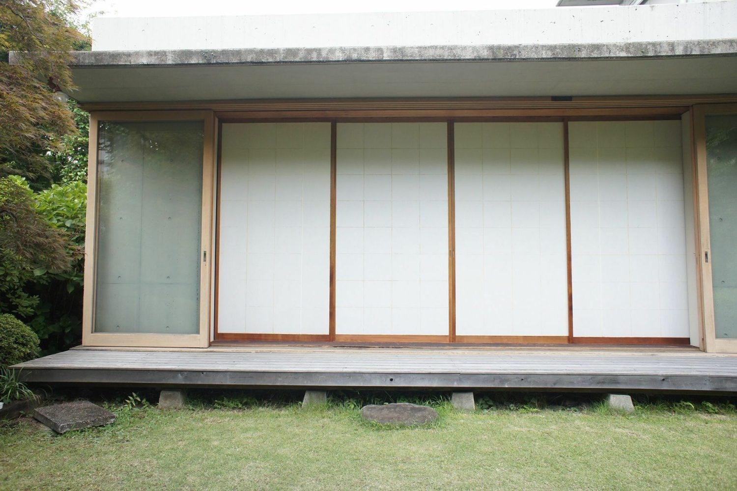 和室 障子も閉まります