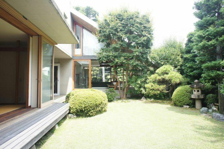 庭からリビング