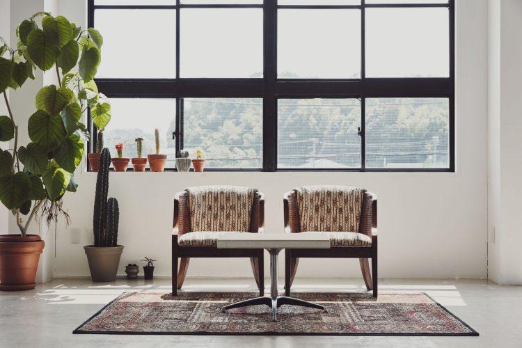 2F 高さのある窓