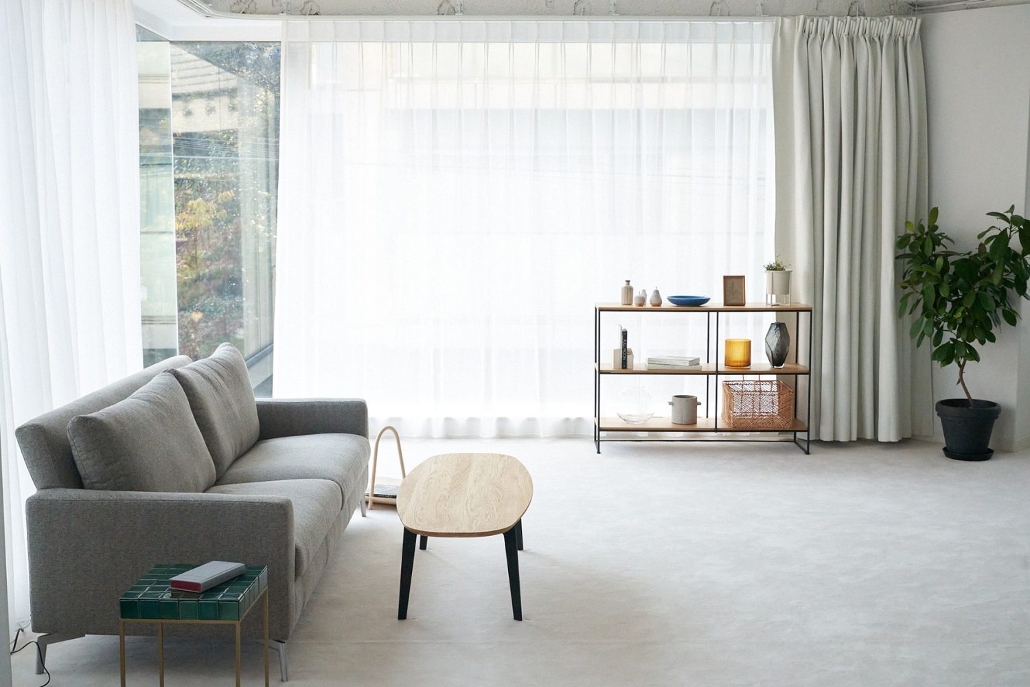 床まである大きな窓