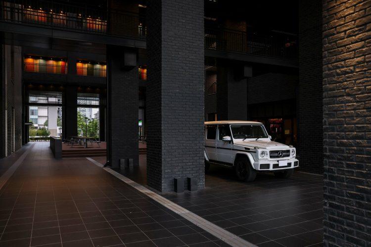 中庭での車撮影も可能
