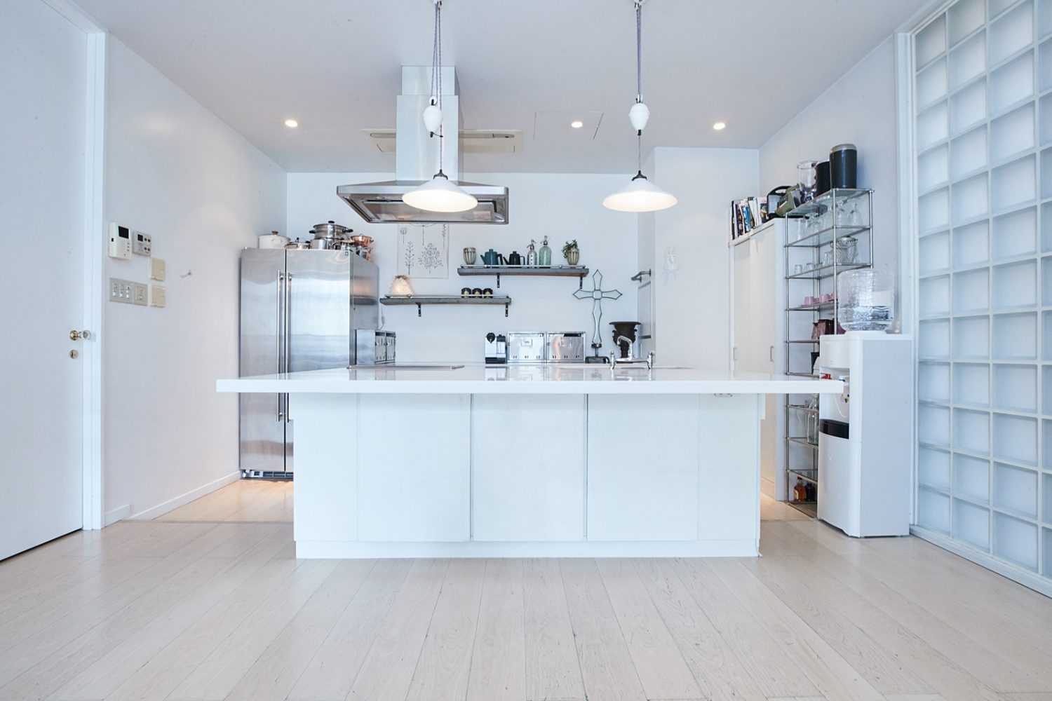 2F Livingroom / Kitchen