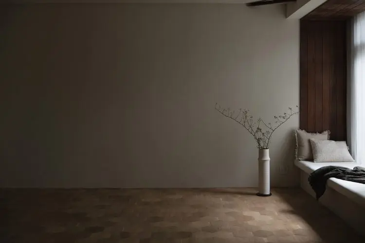 六角フローリングと白壁