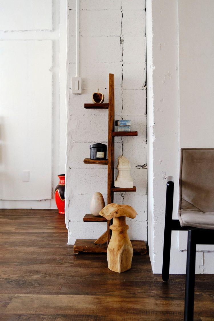 背景にニュアンスを与えるインテリアプロップ