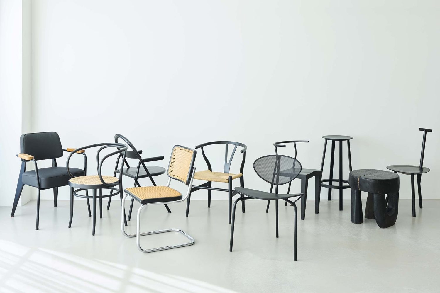 常設 ブラックチェア