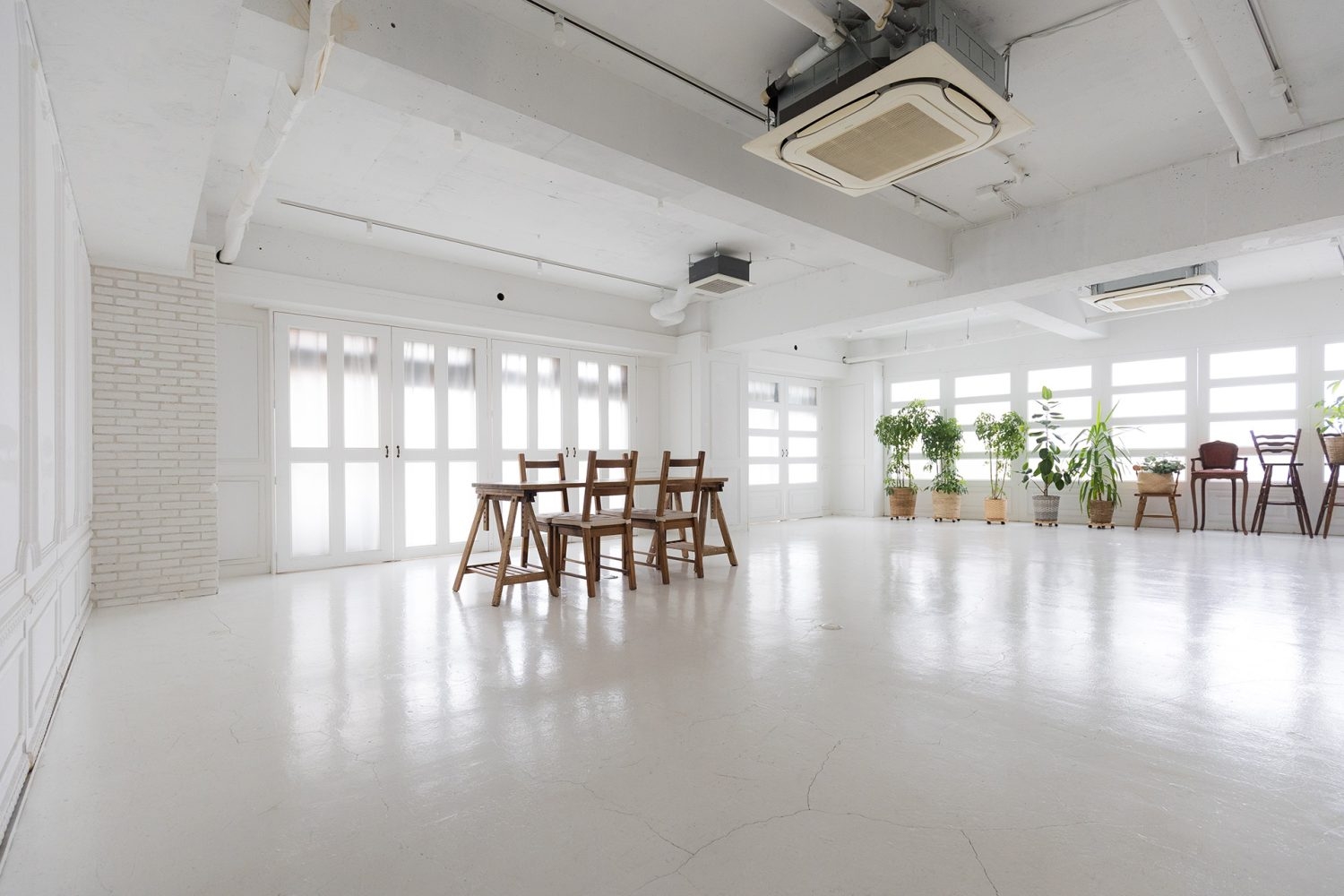 ゆったりとした広さがあり引きじりをとって撮影可能