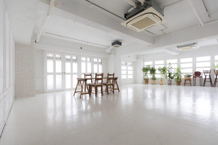 ゆったりとした広さがあり引きじりをとって撮影可能