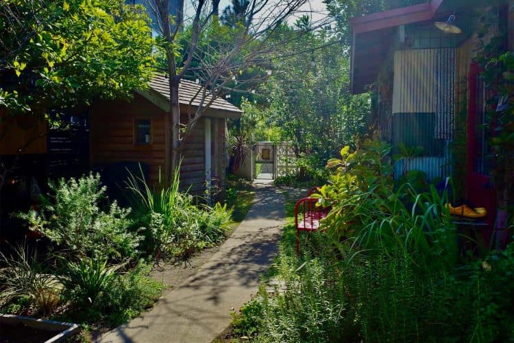 庭と小屋