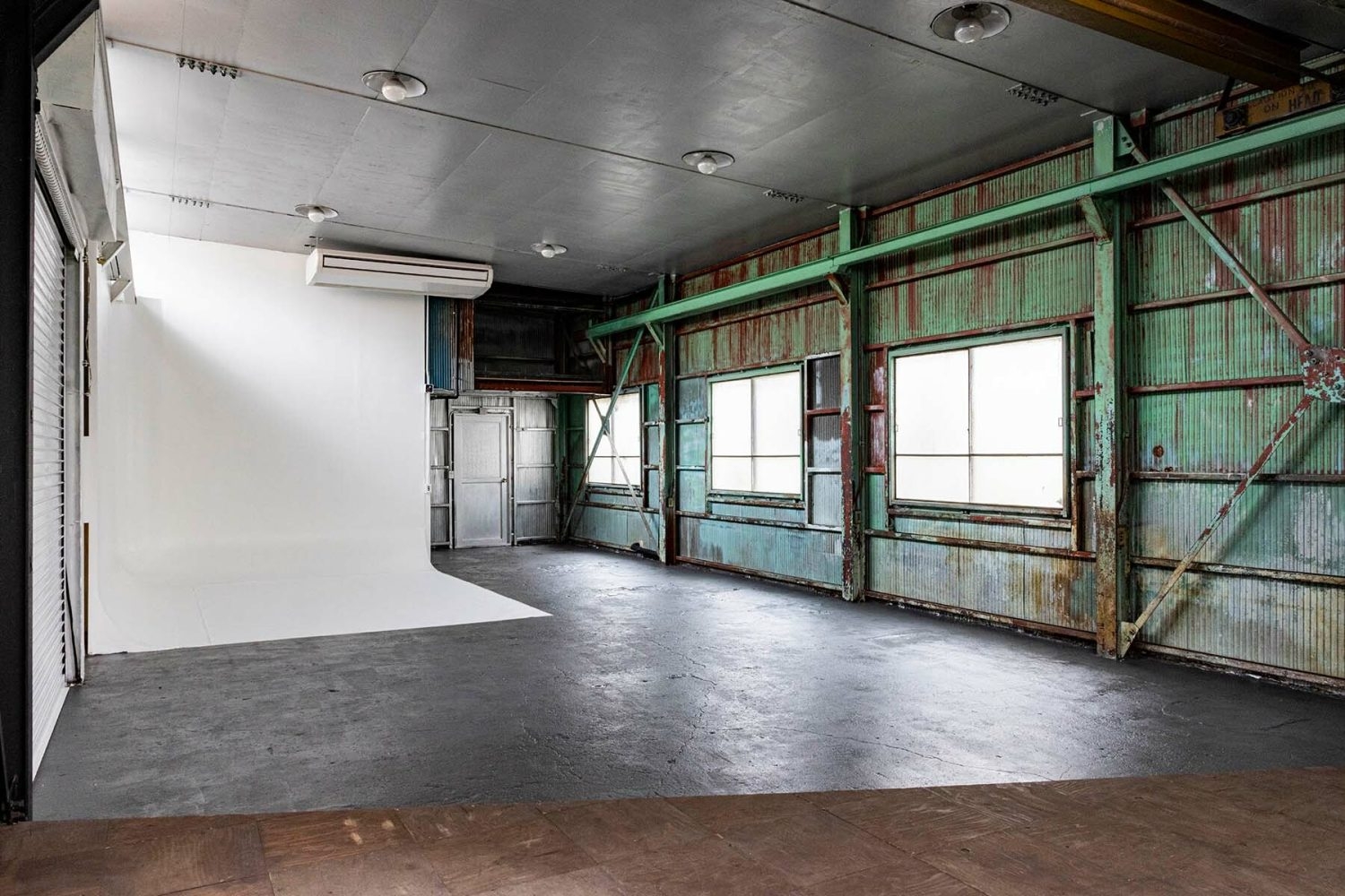 スタジオ内全体