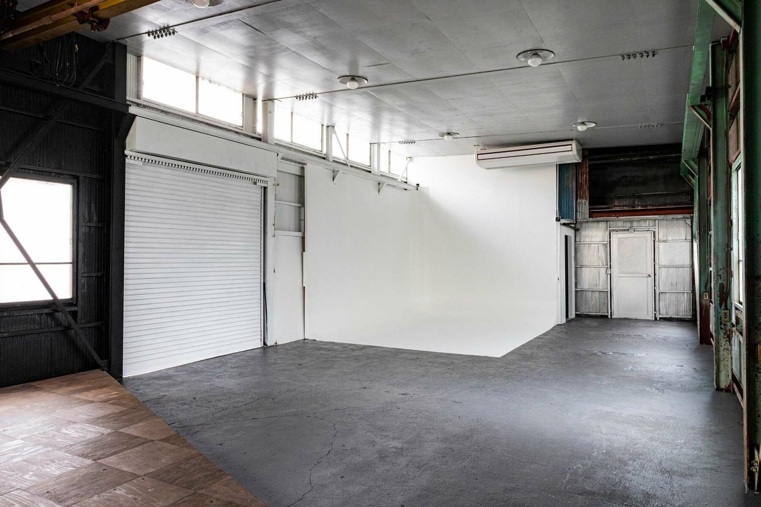 スタジオ内全体