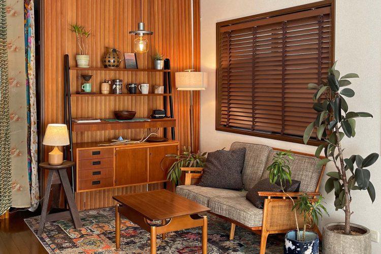 1F リビング クラシックなウッドパネル