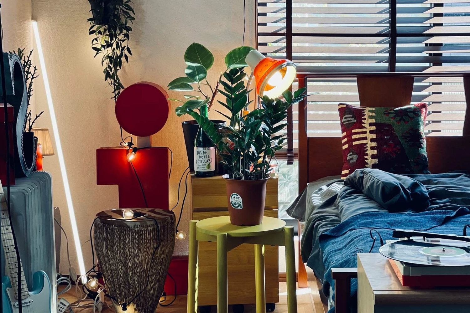 2F 寝室 ベッドA