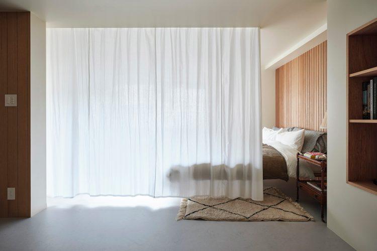 寝室はカーテンで仕切り個室になります