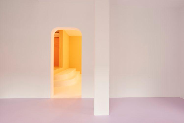 AスペースからBスペースへの開口部