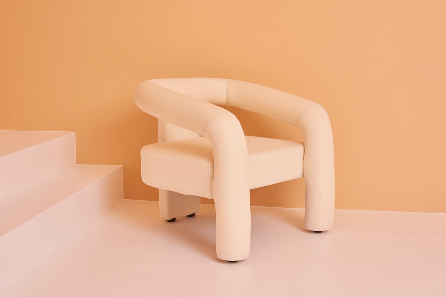 韓国から輸入したデザイナーズソファ