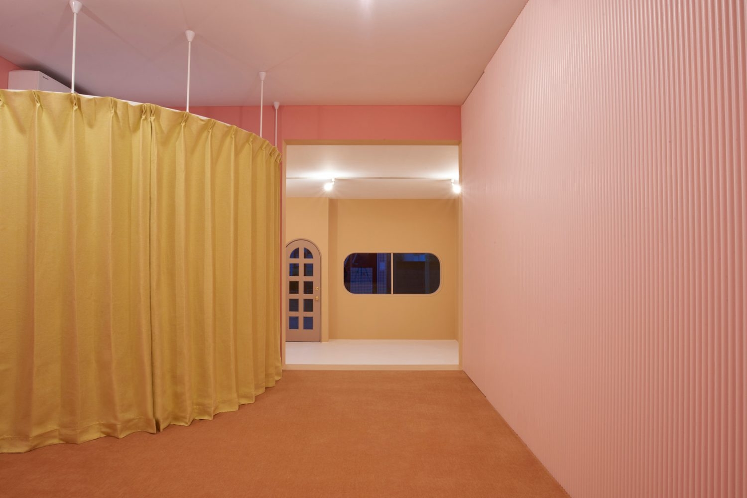 CスペースからBスペースを見て