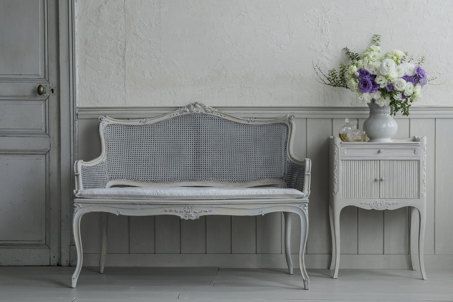 少しシャビーなインテリア壁は漆喰