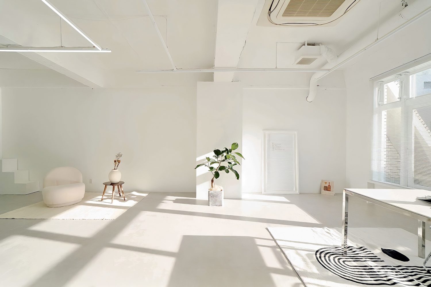 窓から入る自然光