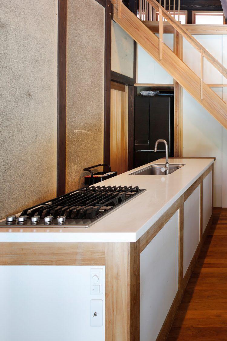 アイランドキッチンの人造大理石天板