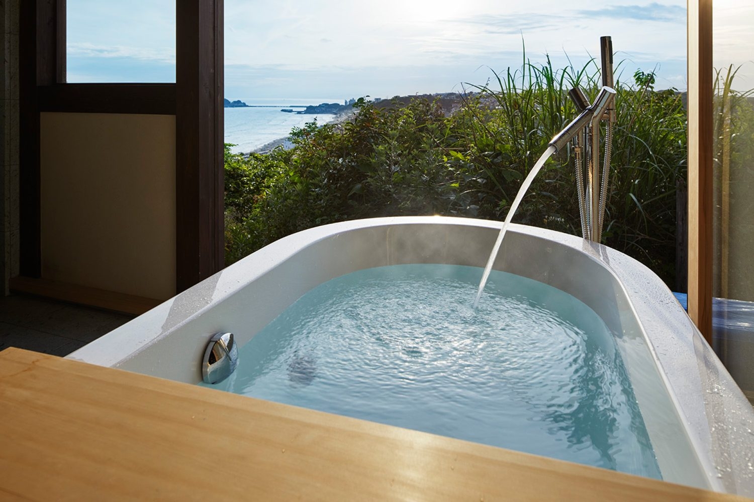 海を望むバスルーム