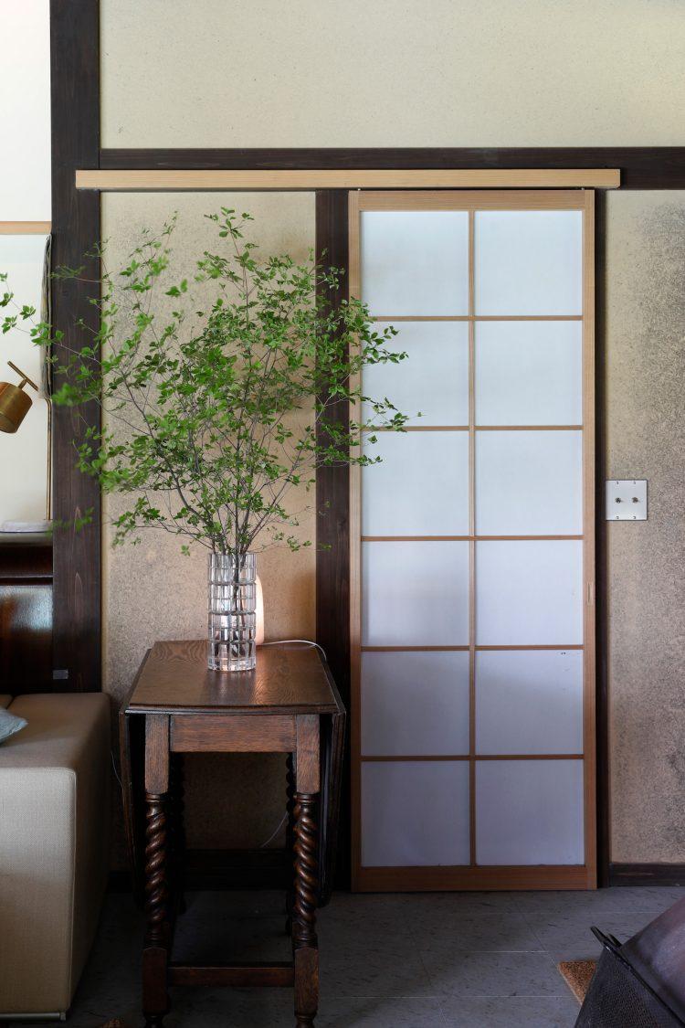 アンティーク家具と障子