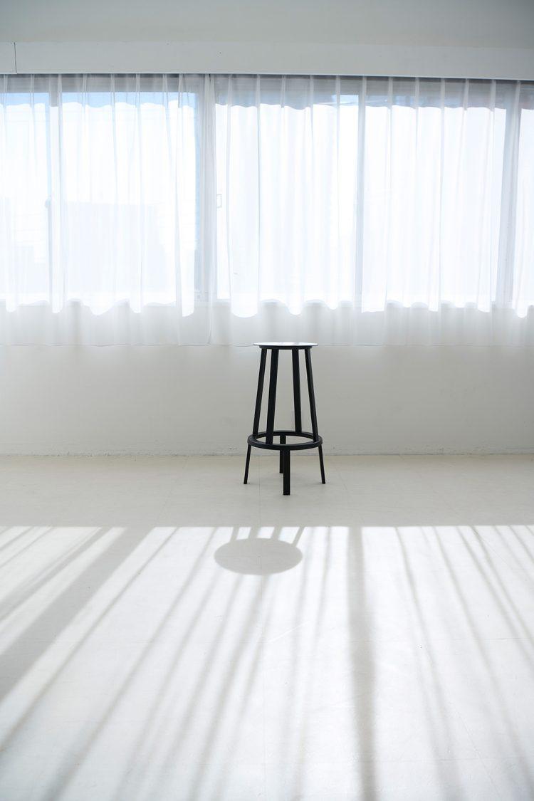 カーテン越しの午後の光