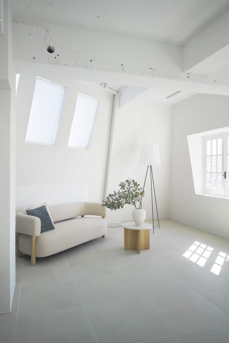 ソファのあるくつろぎ空間