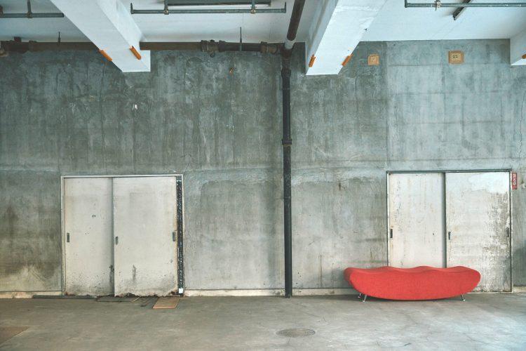 3.8m高のコンクリート壁