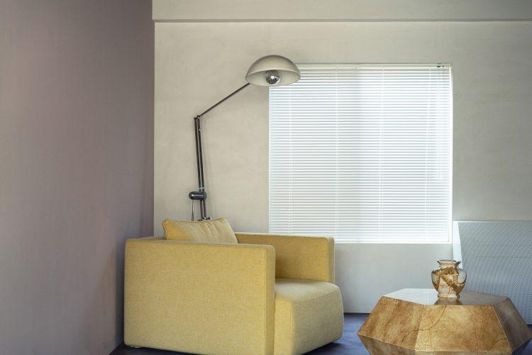 3F 紫の壁床が印象的な空間