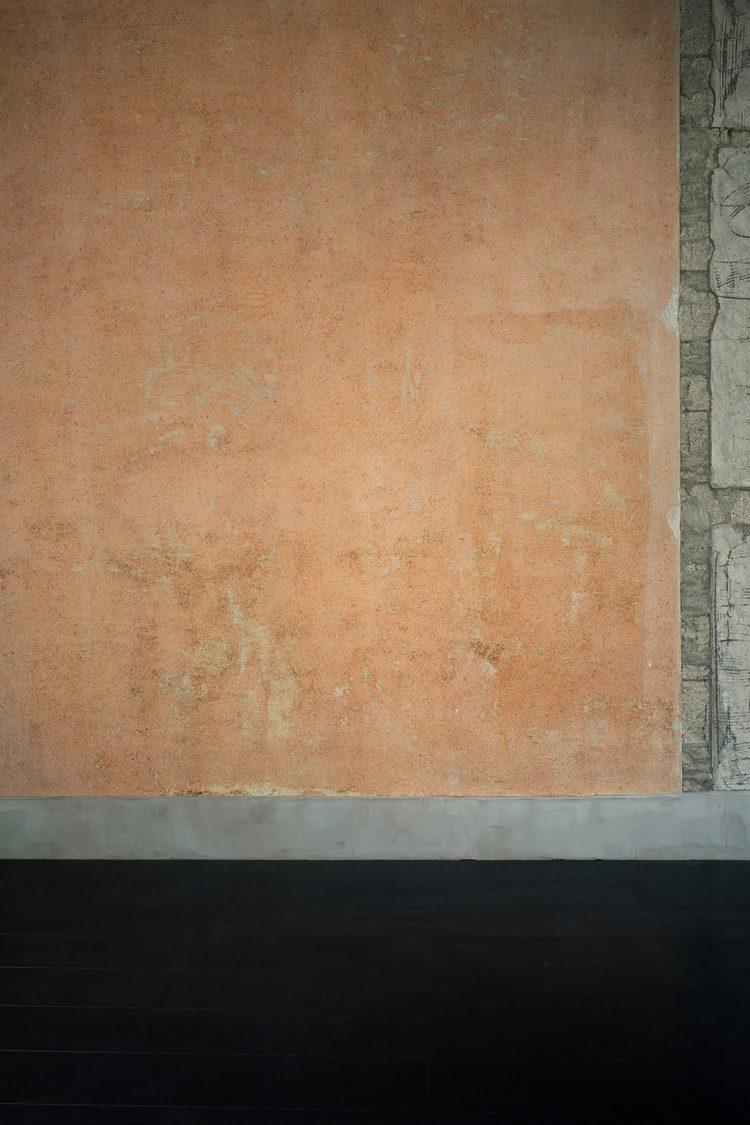 2F / 2A ピンクの砂壁