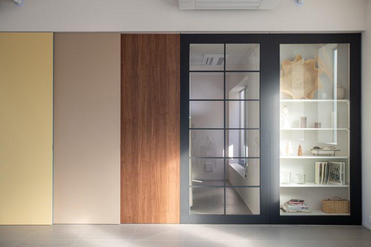 4F スライドする色壁(裏)