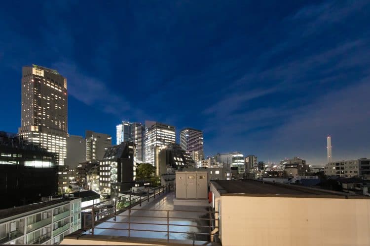 東側のバルコニーからの夜景
