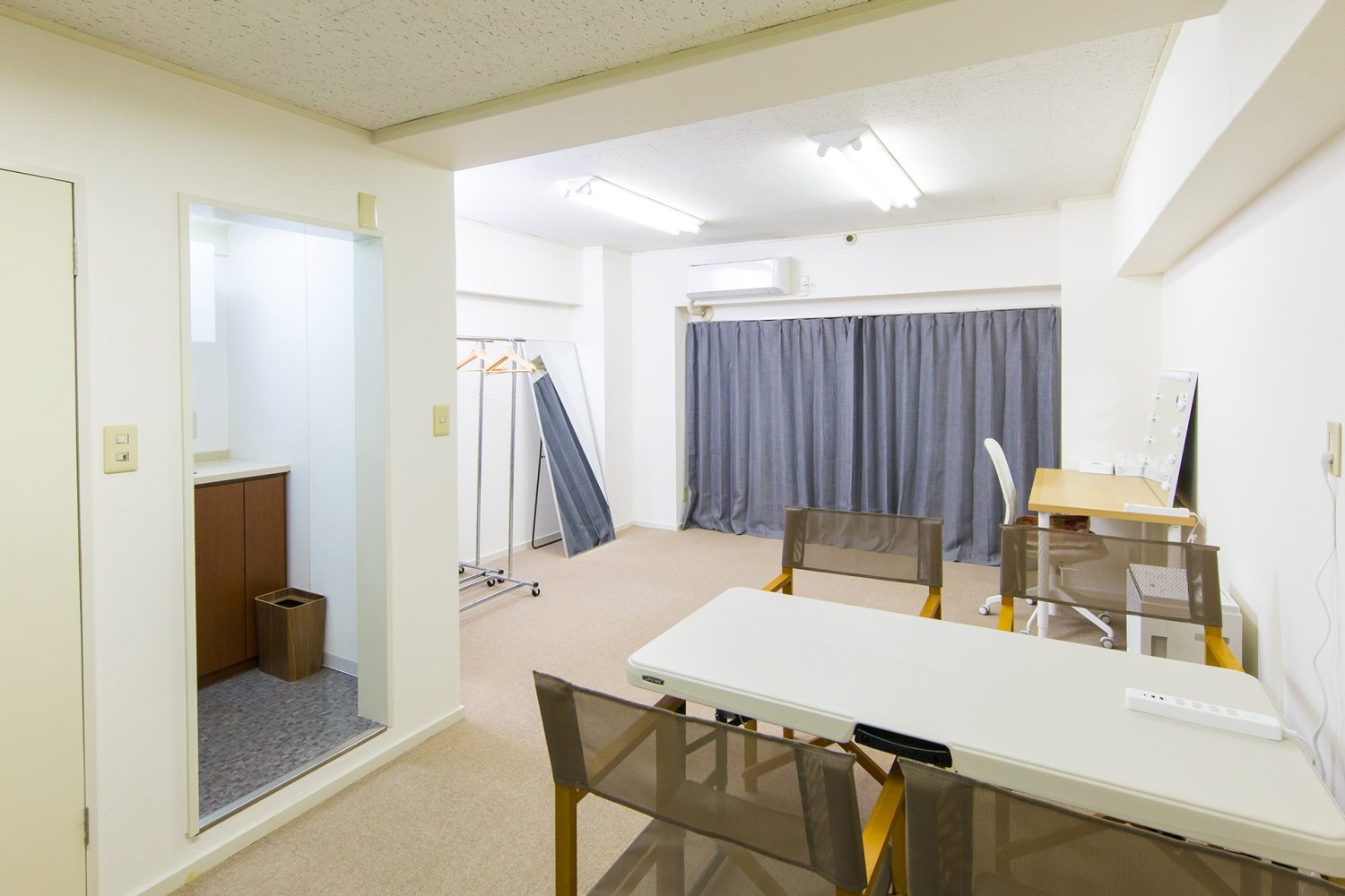 オプション:4F 控室 / メイクルーム