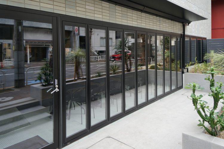 ガラス扉を閉めた状態