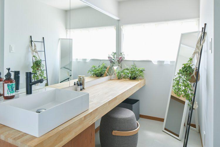 洗面シーンの撮影やメイクルームに