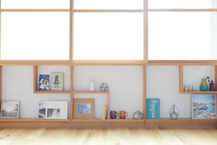 東側の造作小物棚