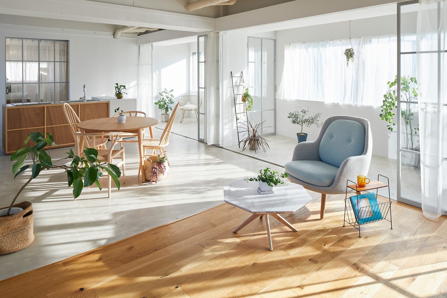 モルタルとフローリング