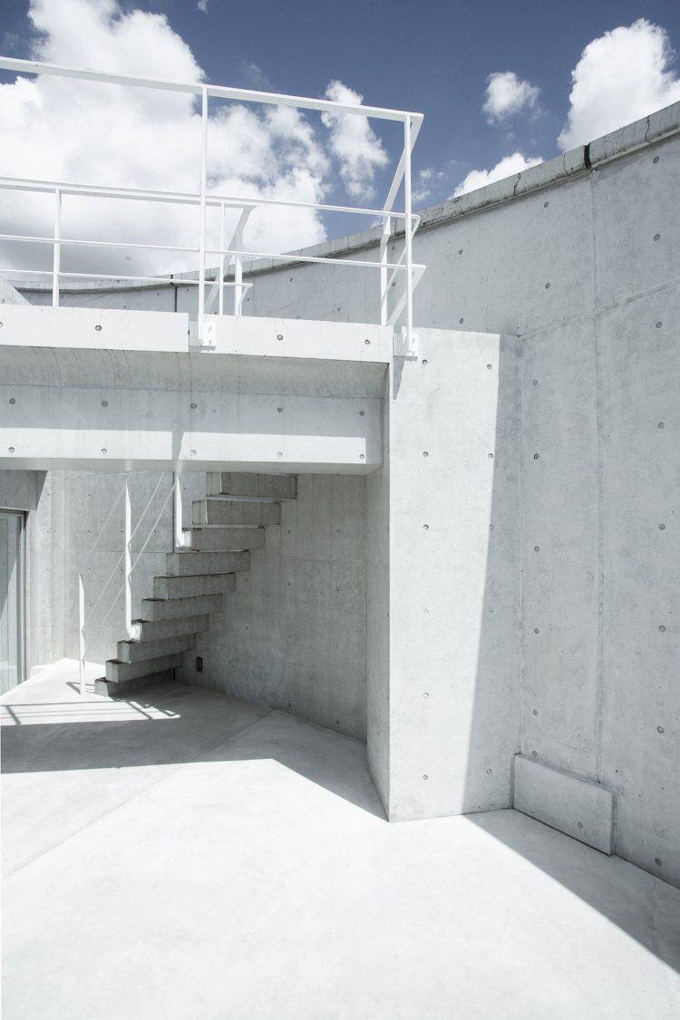 階段上から布を垂らすことも可能