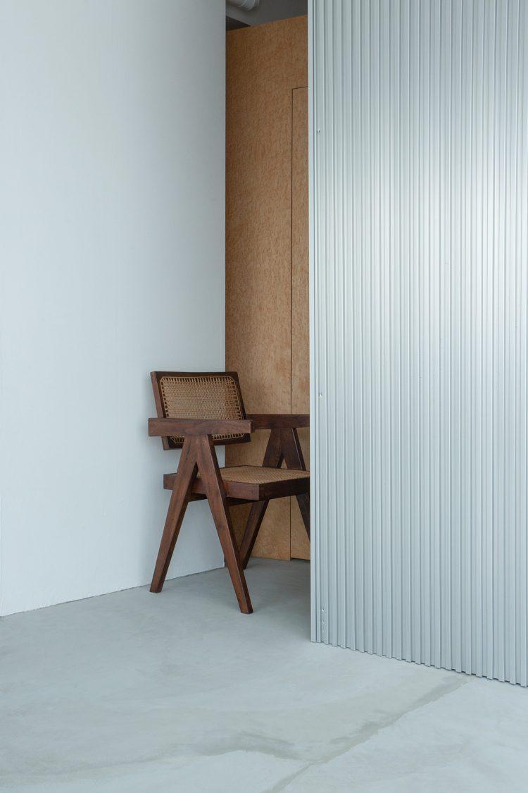 フィッティングへの扉の前