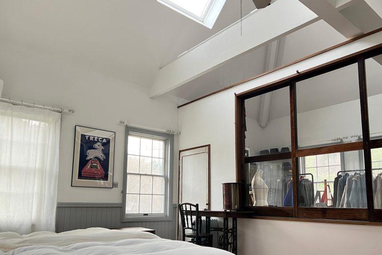 2F ベッドルーム / 吹き抜け