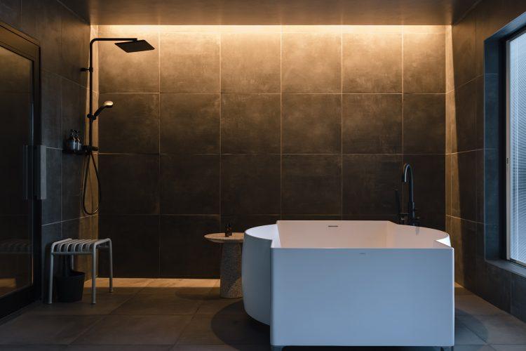 サウナ前にバスタブ