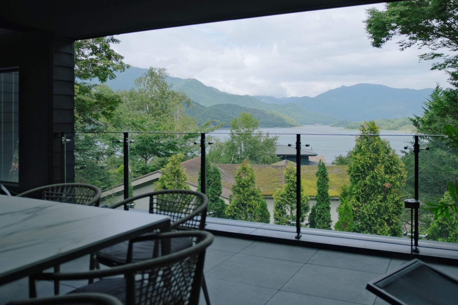 河口湖抜けで撮影可能なテラス