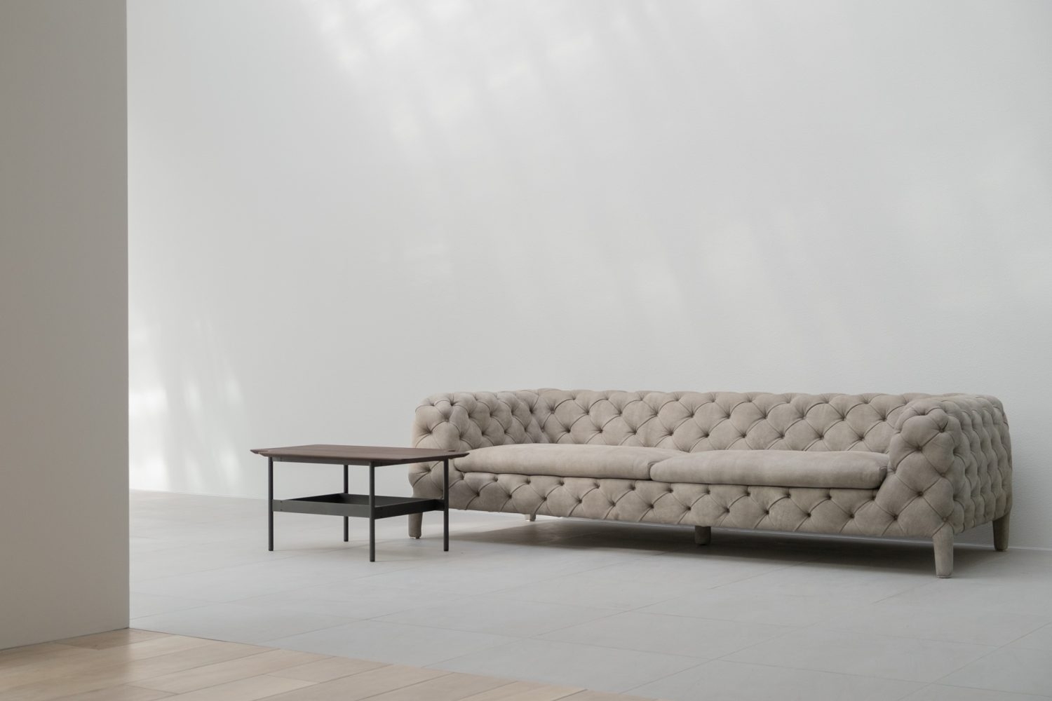 北側 落ち着いたグレートーンの部屋