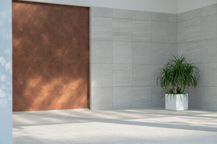 天井の高さまであるエントランス扉