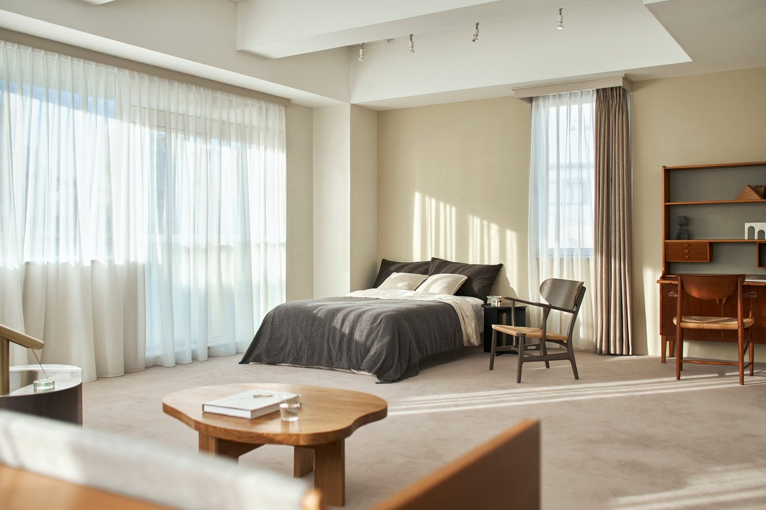 ラウンジチェア・サイドテーブル追加