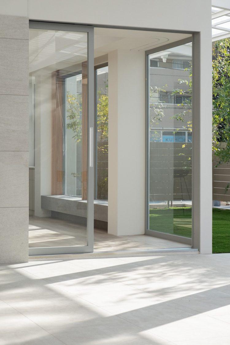 シームレスで室内へ