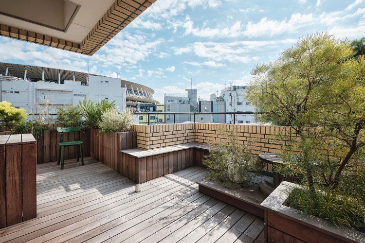 視界が抜けた開放的なバルコニー