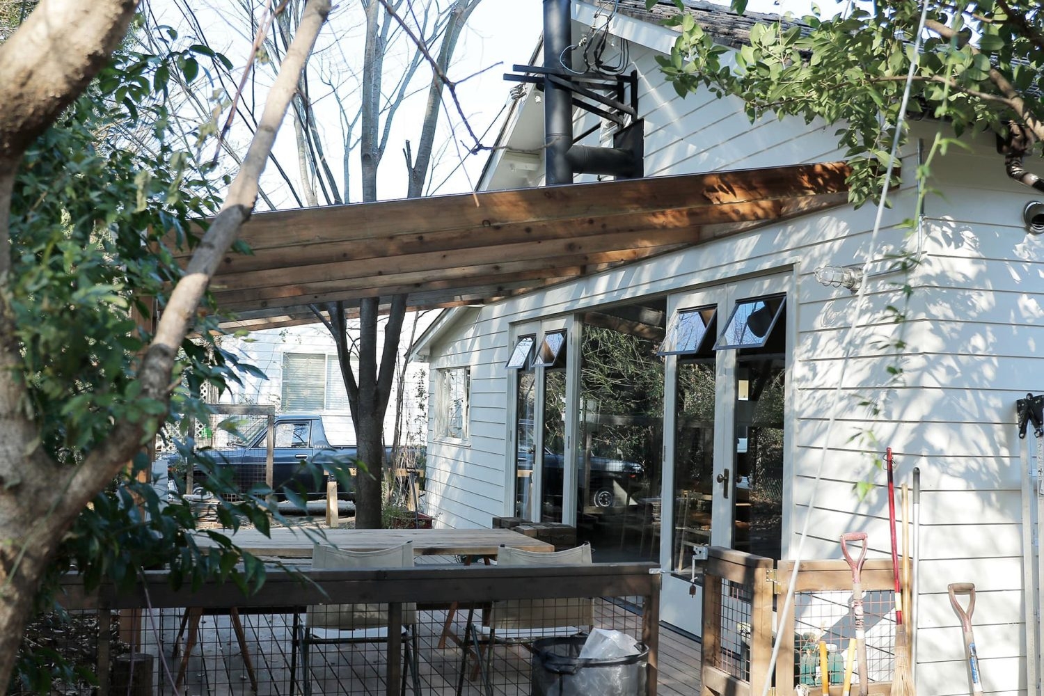 屋根付ウッドデッキ